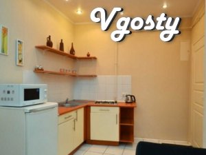 Сучасна однокімнатна квартира (2+1) ближній центр - Квартири подобово без посередників - Vgosty