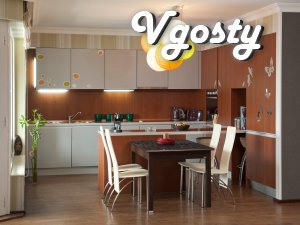 Интересная, трехкомнатная квартира - Квартири подобово без посередників - Vgosty