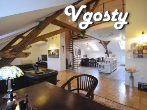 Ynteresnaya and neordynarnaya attic type apartment in the city center - Apartments for daily rent from owners - Vgosty