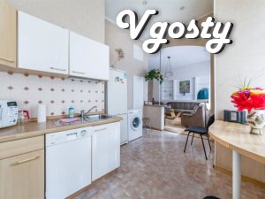 Внушительных размеров квартира в центре Львова для 7-ми человек - Квартири подобово без посередників - Vgosty