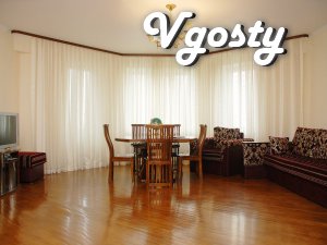 3-bedroom apartment for rent metro station Livoberezhna - Apartments for daily rent from owners - Vgosty