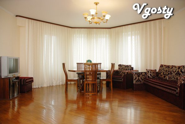 3-bedroom apartment for rent metro station Livoberezhna - Apartments for daily rent from owners - Vgosty