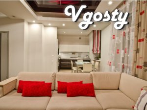 Восьмиместная квартира в спальном районе (центр) - Квартири подобово без посередників - Vgosty
