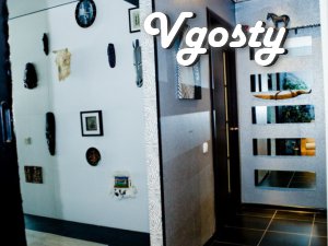 Дизайнерская квартира студия для 2-х посуточно - Квартири подобово без посередників - Vgosty