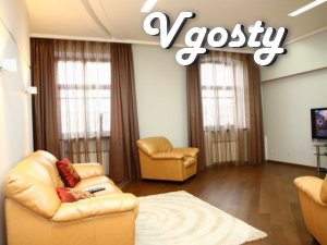 Посуточная комфортабельная отлично меблированная в комнатах, квартира - Квартири подобово без посередників - Vgosty