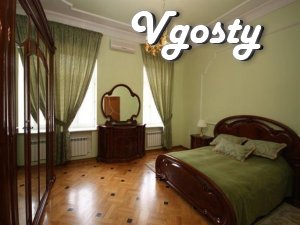 Trehkomnatnaya by this apartment in klassycheskom style - Apartments for daily rent from owners - Vgosty