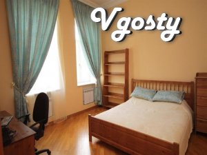 Трехкомнатная квартира в настоящем классическом стиле - Квартири подобово без посередників - Vgosty