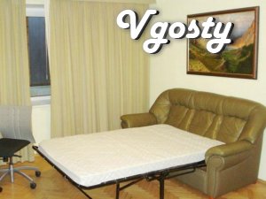Трехкомнатная квартира в настоящем классическом стиле - Квартири подобово без посередників - Vgosty