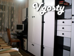 Квартира 2 кім центр, інд. опалення, інтернет, wi-fi - Квартири подобово без посередників - Vgosty