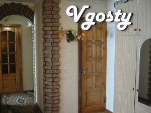 Excellent 3 BR. apartment in the center. Wi-fi, 8 beds, receipts - Apartments for daily rent from owners - Vgosty