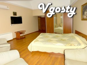 Apartment in the city center with renovated. Close medical base of san - Apartments for daily rent from owners - Vgosty