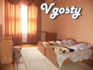 2-х кімнатна квартира в центрі - Квартири подобово без посередників - Vgosty
