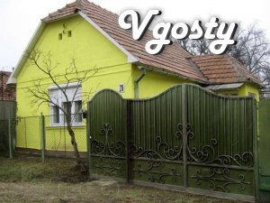 House near the castle, near the bus stop, the house is completely your - Apartments for daily rent from owners - Vgosty