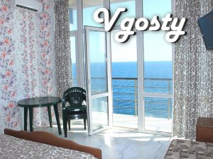 Housing 10 meters from the sea. Alupka. Comfortable rooms, low prices! - Apartments for daily rent from owners - Vgosty