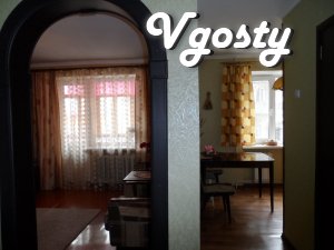 Здаю подобово квартиру в Феодосії - Квартири подобово без посередників - Vgosty