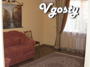 затишна квартира, сучасний ремонт, недалоко від центру - Квартири подобово без посередників - Vgosty