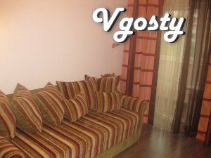 затишна квартира, сучасний ремонт, недалоко від центру - Квартири подобово без посередників - Vgosty