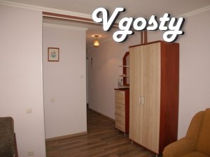 Однокімнатна квартира, нові меблі, ремонт - Квартири подобово без посередників - Vgosty