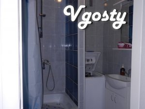 Однокімнатна квартира, нові меблі, ремонт - Квартири подобово без посередників - Vgosty