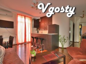 Trehkomnatnaya apartment with views horodskuyu roskoshnыm Square - Apartments for daily rent from owners - Vgosty