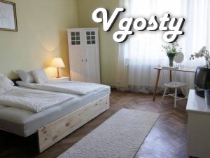 Просторная квартира (четыре комнаты) на большой площади города - Квартири подобово без посередників - Vgosty