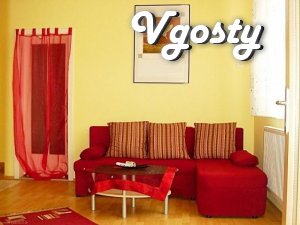 Яркий домик с беседкой и приусадебным участком во Львове - Квартири подобово без посередників - Vgosty