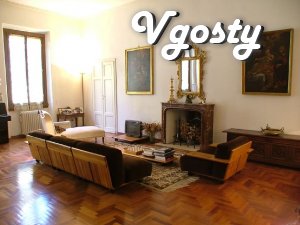 Винтажная четырехкомнатная квартира в центральной части города - Квартири подобово без посередників - Vgosty