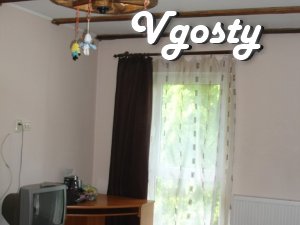 Окремі кімнати (7) подобово неподалік вокзалу - Квартири подобово без посередників - Vgosty