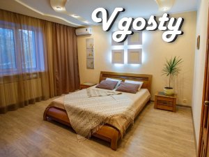 Comfortable 3-bedroom apartment. Lender - Apartments for daily rent from owners - Vgosty