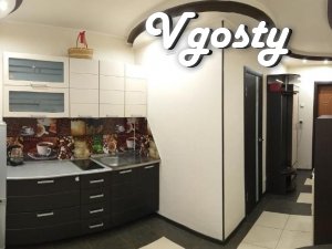 The apartments are located in the city center Melitopol. Spacious and  - Apartments for daily rent from owners - Vgosty