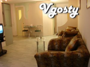 Красива простора однокімнатна квартира-студія в самому - Квартири подобово без посередників - Vgosty