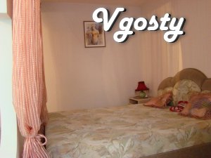 Красива простора однокімнатна квартира-студія в самому - Квартири подобово без посередників - Vgosty